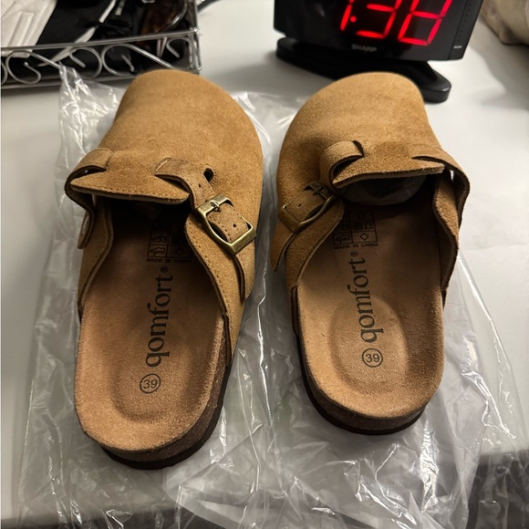 Qomfort Suede clogs size 39 light brown - Picture 3 of 3